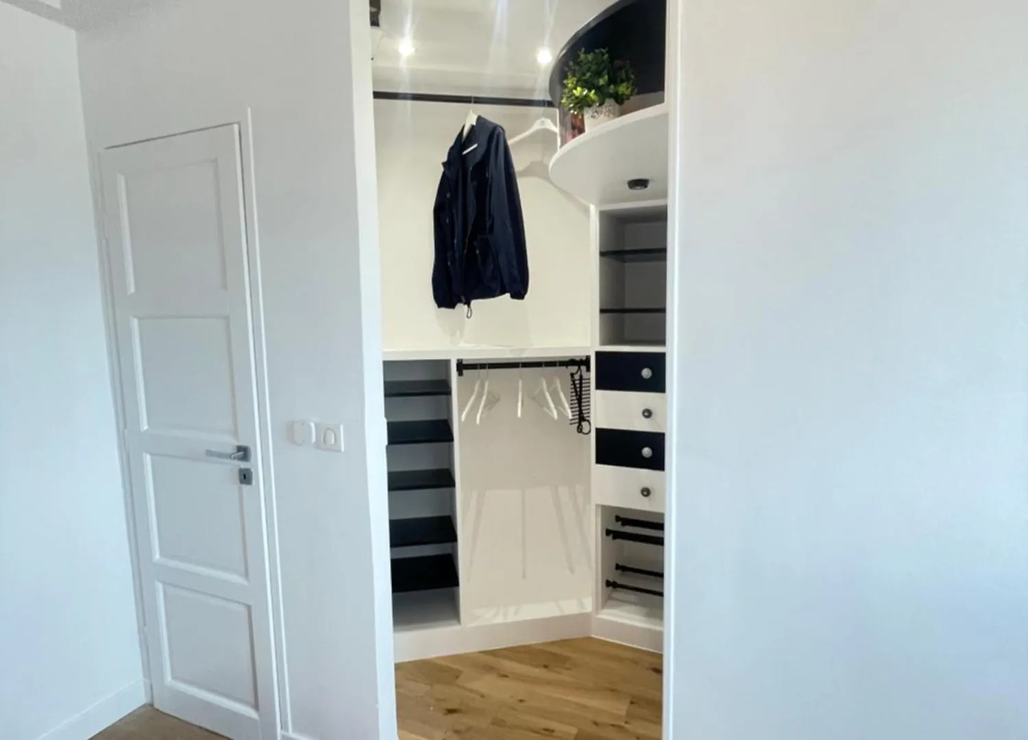 Apartment Superbe Haussmannien Suspendu *